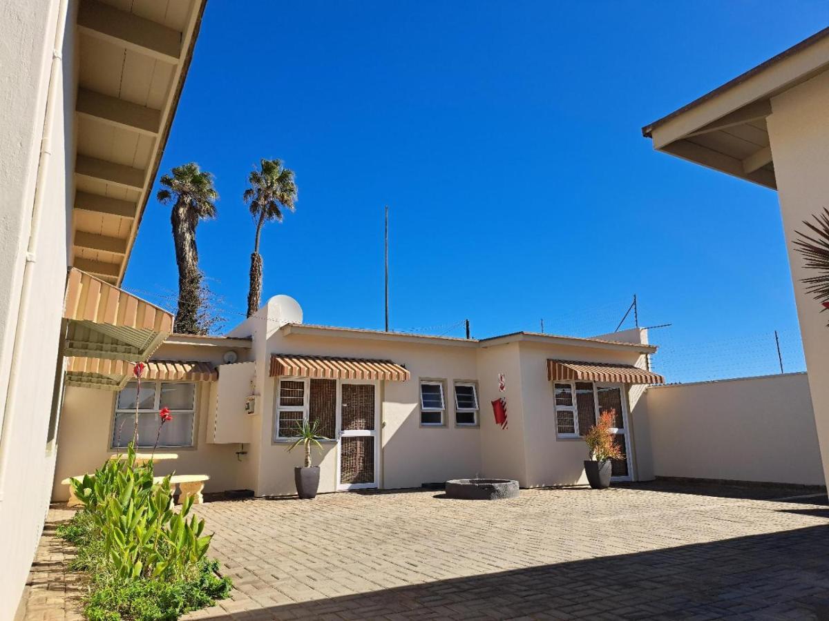 Bushbabies-Inn Self-Catering Accommodation Swakopmund Exterior photo