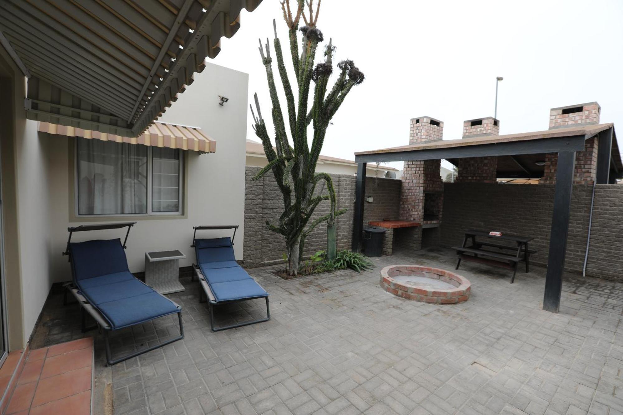Bushbabies-Inn Self-Catering Accommodation Swakopmund Exterior photo