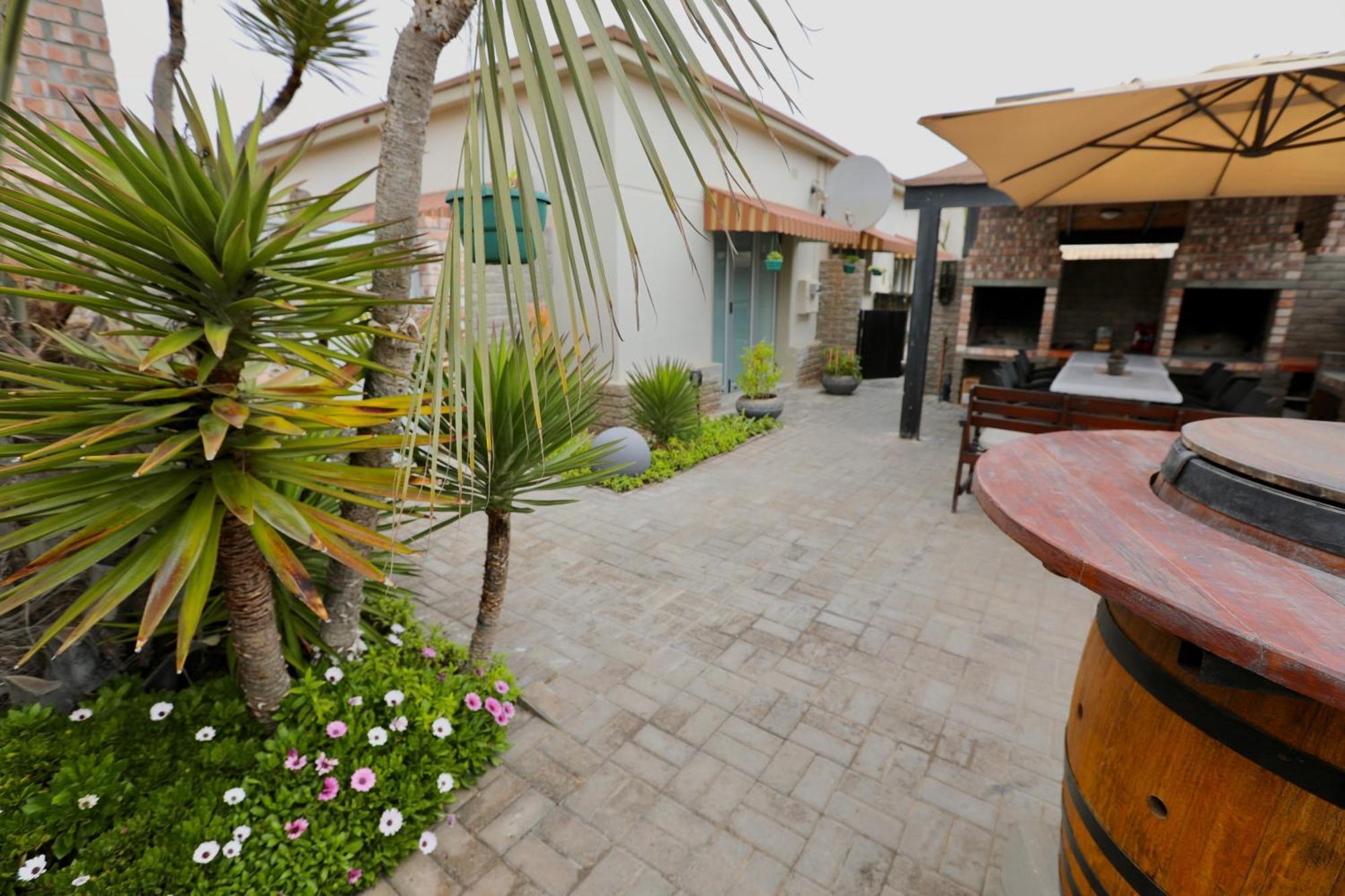 Bushbabies-Inn Self-Catering Accommodation Swakopmund Exterior photo