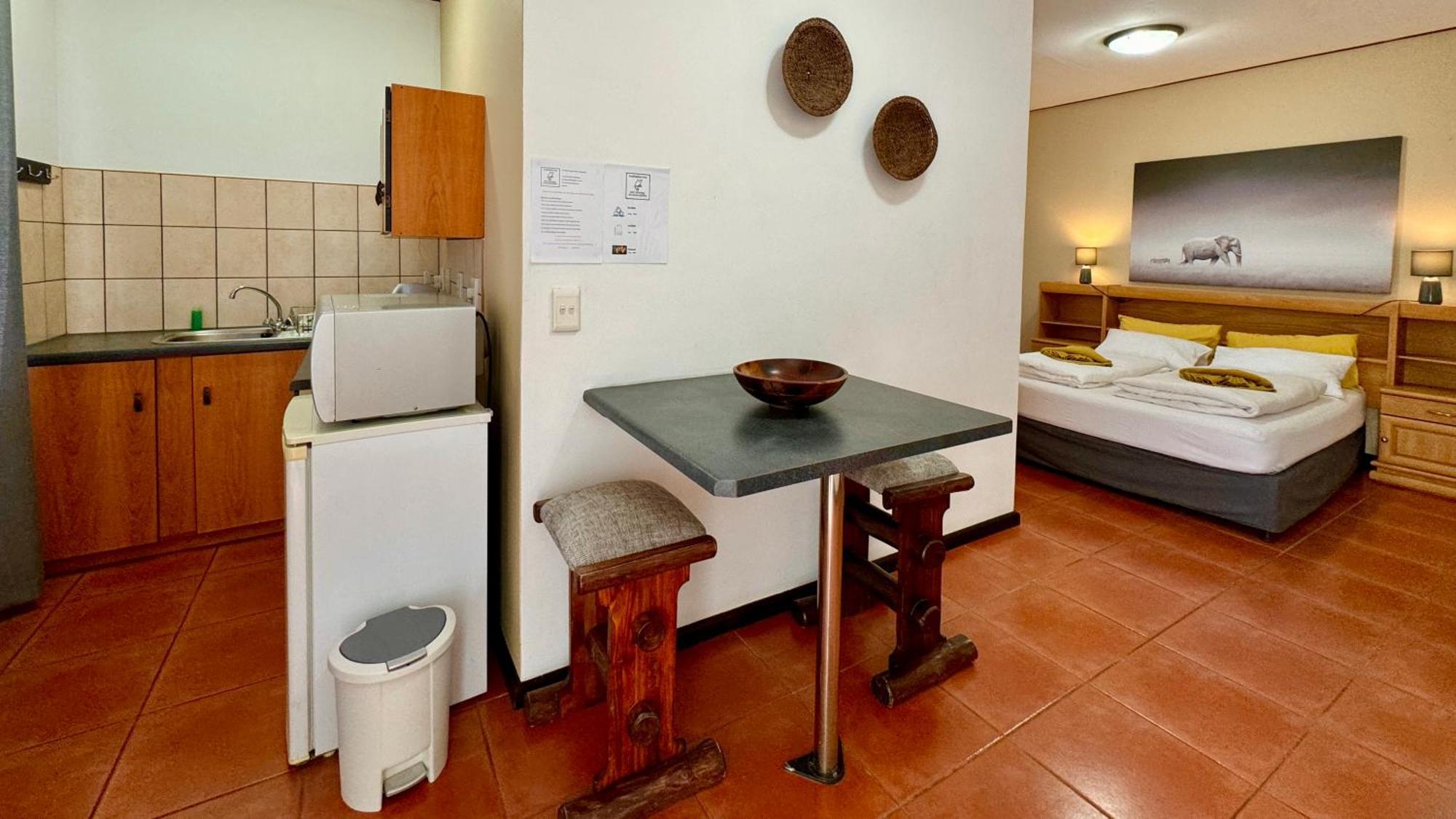 Bushbabies-Inn Self-Catering Accommodation Swakopmund Exterior photo